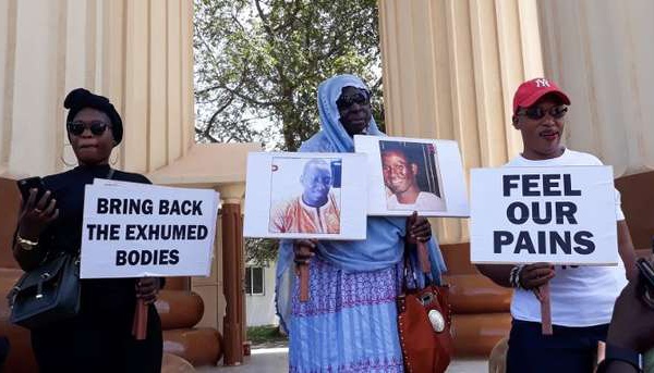 Manifestation de soutien à la 'victime' de Jammeh en Gambie