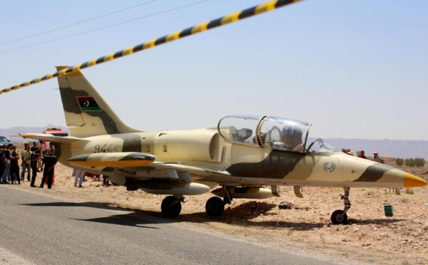 Atterrissage d'un avion libyen en Tunisie: le pilote aurait fait défection