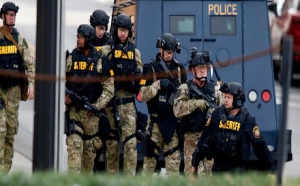 Au moins 30 personnes tuées dans des fusillades aux USA