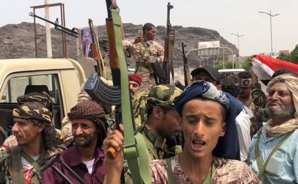 Les séparatistes s'emparent du palais présidentiel au Yémen