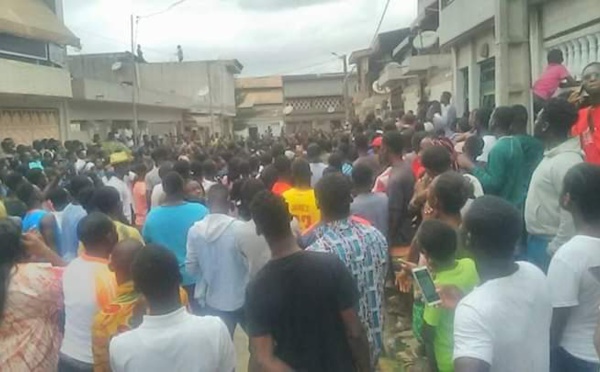 Décès de Dj Arafat : ses Fans réunis devant son domicile