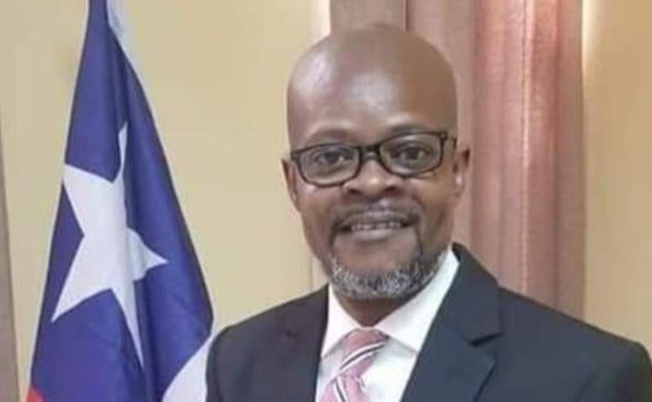 Au Libéria, un sénateur réduit son salaire de moitié