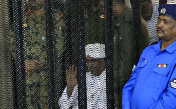 Soudan: le procès pour corruption d'Omar el-Béchir s'ouvre à Khartoum