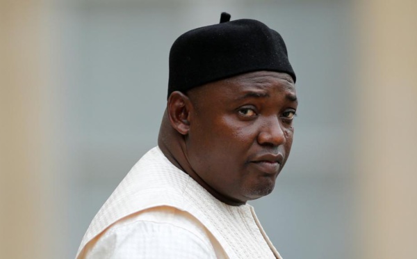 Gambie : le président Adama Barrow remplace son ministre de l'Intérieur