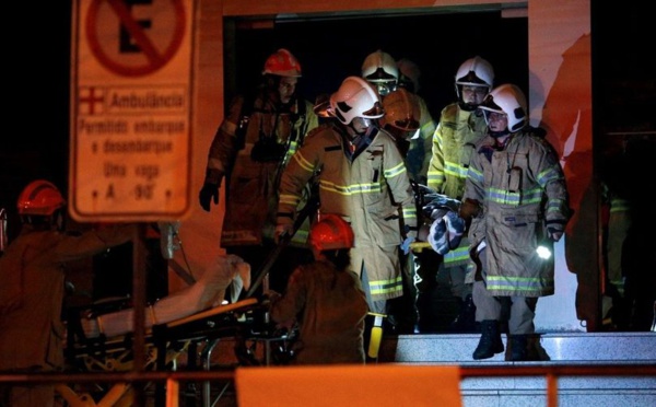 Brésil: au moins dix morts dans l'incendie d'un hôpital à Rio de Janeiro (pompiers)