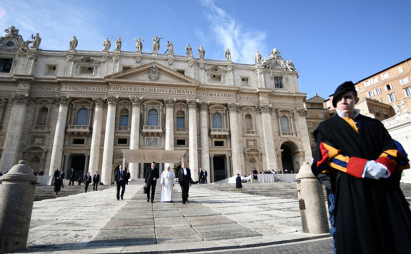 Vatican: deux prêtres renvoyés en justice pour abus sexuels