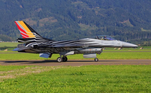 ​Un avion de chasse belge s'écrase dans l'ouest de la France, les deux pilotes indemnes