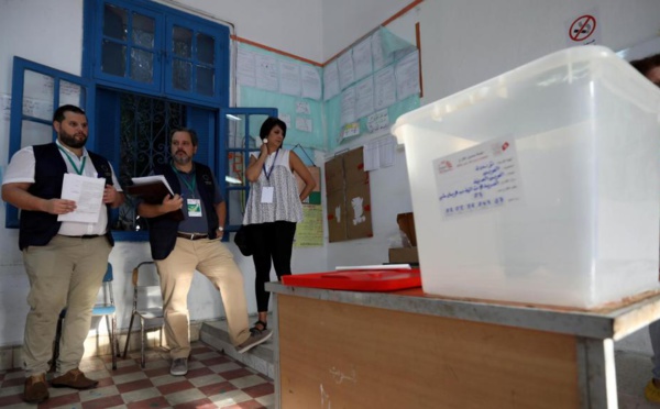 Tunisie: les partis politiques plongés dans les tractations d'entre-deux-tours