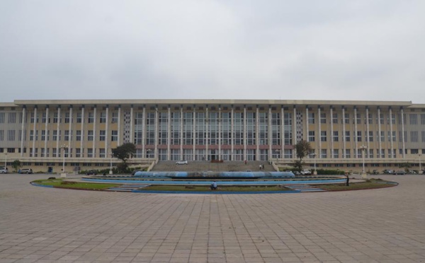 En RDC, pouvoir et opposition s’entendent sur les commissions du Parlement