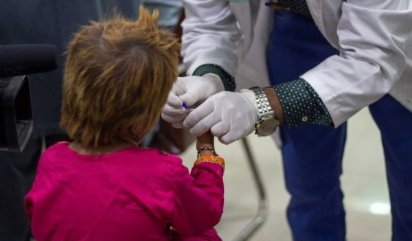 Pakistan : la ville où plus de 900 enfants sont séropositifs