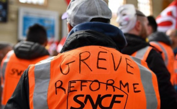 France: les cheminots défendent et expliquent leur régime spécial de retraite