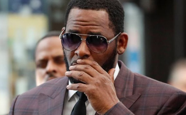 R. Kelly accusé d'avoir usé de faux pour se marier à une mineure
