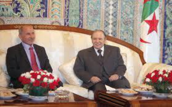 Algérie: sécurité et famille Kadhafi au menu du séjour du président du CNT libyen