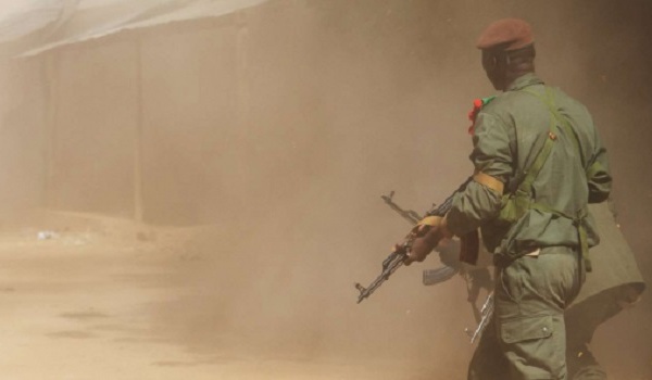 Mali: 5 militaires tués dans une « embuscade » au centre du pays