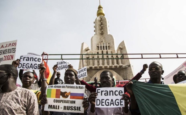 Mali: des manifestants veulent le départ des militaires étrangers du pays
