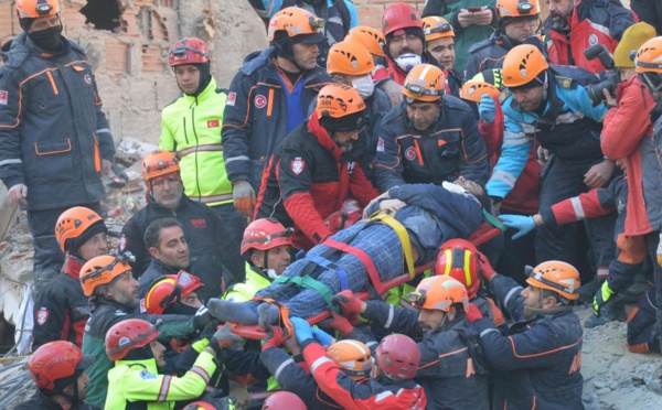 Turquie: un puissant tremblement de terre touche l’est du pays 