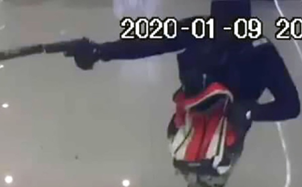 Un militaire tue au moins 15 personnes et prend des otages en Thaïlande