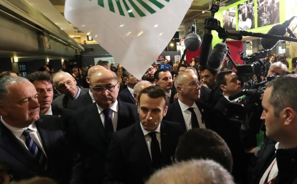 Massacre au Cameroun: le président Macron dit qu’il appellera Paul Biya