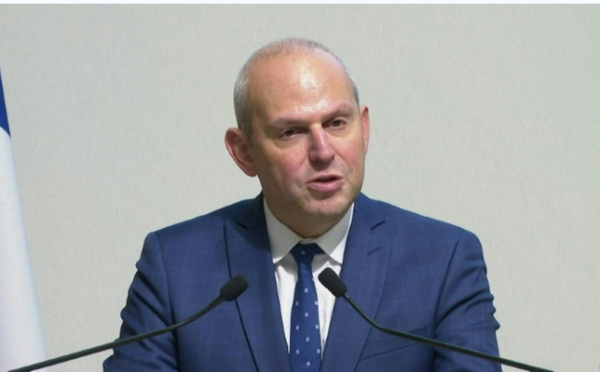 Coronavirus: le ministre français de la Culture contaminé, au moins 25 morts