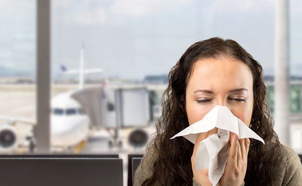 Les symptômes du coronavirus "mettent cinq jours pour apparaître"