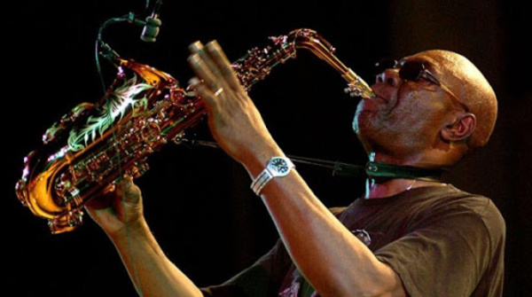 Urgent : le saxophoniste Manu Dibango est mort du Covid-19