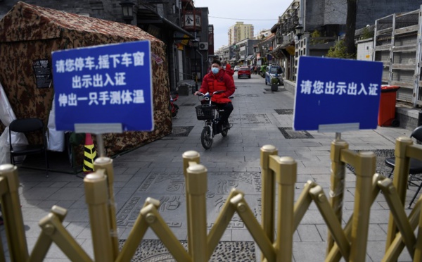 Largement guérie du coronavirus, la Chine passe à l'offensive