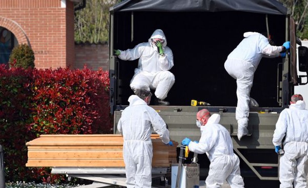 Point Coronavirus: près de 1000 morts en Italie ce vendredi, confinement prolongé en France jusqu'au 14 avril