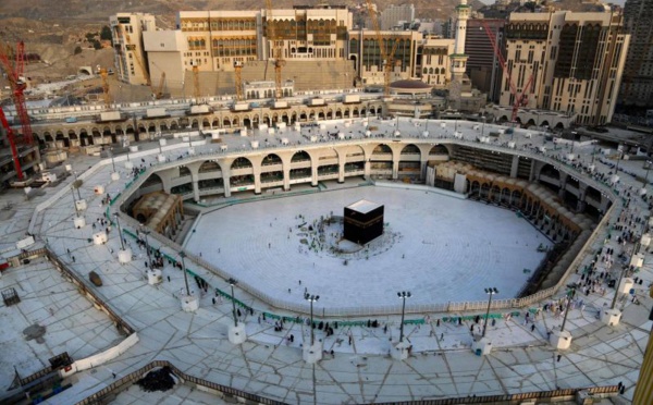 Coronavirus: Ryad rouvre l'esplanade de la Kaaba, lieu le plus saint de l'islam
