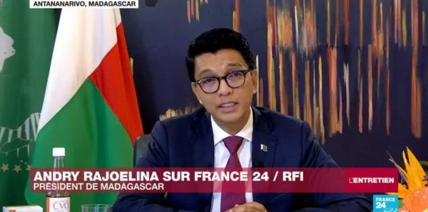 Le président malgache A. Rajoelina sur France 24 et Rfi : "Le problème du remède Covid-Organic, c’est qu’il vient d’Afrique"