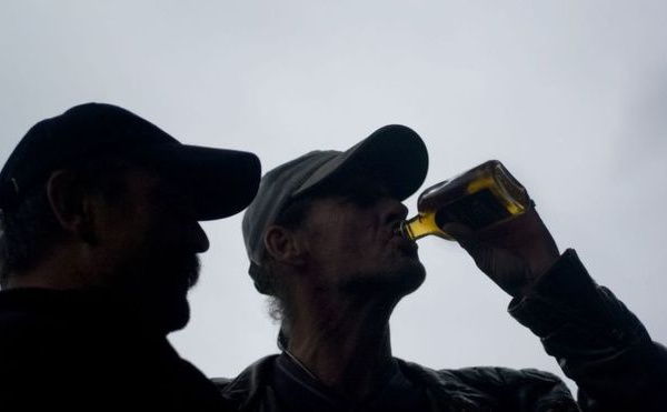 30 Tunisiens hospitalisés et six morts après la consommation d'alcool frelaté le jour de l'Aïd