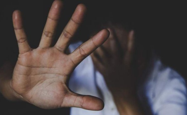 Nigeria : douze hommes arrêtés pour avoir violé une fille de 12 ans