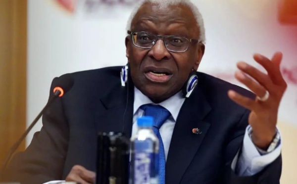 Lamine Diack à son procès : "J'ai un état santé assez compliqué, mais je suis là" 
