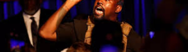 Présidentielle américaine : en larmes, Kanye West lance sa campagne lors d'un meeting décousu