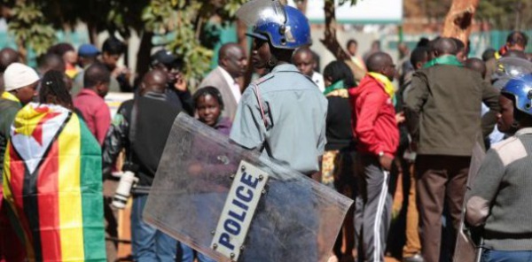 Au Zimbabwe, la répression se durcit