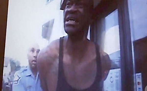 Mort de George Floyd: les images accablantes des caméras des policiers dévoilées