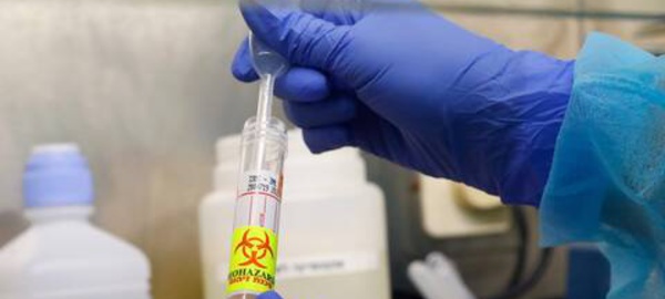 Gestes barrières Covid19: Le policier Amoul Yakar Diouf fait la leçon aux passagers d’un car rapide