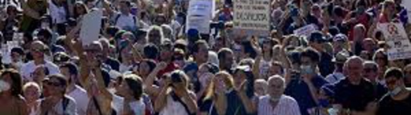 En Europe, un mouvement anti-masque alimenté par un "imaginaire anti-système"