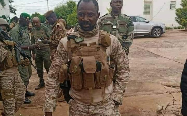 Mali: la junte propose une transition de trois ans dirigée par un militaire