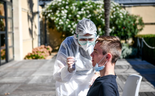 7300 nouveaux cas en 24 heures : la seconde vague de Coronavirus commence à gagner la France
