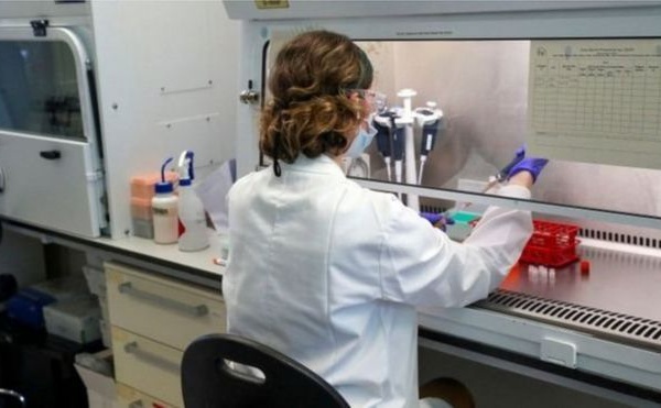 Coronavirus : Les essais du vaccin de l'université d'Oxford interrompus après qu'un participant est tombé malade