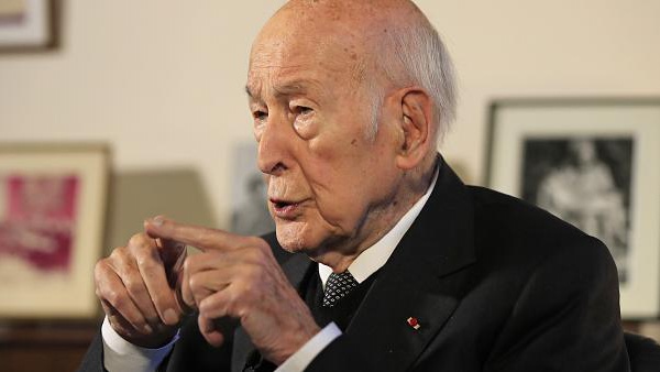 ​L’ancien président Valéry Giscard d’Estaing hospitalisé à Paris