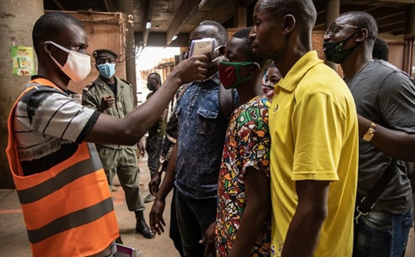 Au Burkina Faso, des dizaines personnes testées positives au Covid s'enfuient