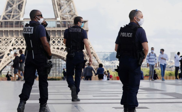 Paris : La tour Eiffel évacuée après une alerte à la bombe