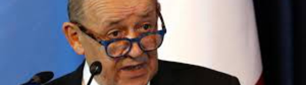 Jean-Yves Le Drian au Mali, première visite depuis le coup d'État