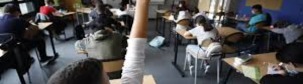 Covid-19, hommage à Samuel Paty: la rentrée scolaire suscite les critiques des enseignants