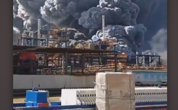 Chine : énorme incendie dans une usine chimique à Quzhou, au sud-ouest de la province du Zhejiang 