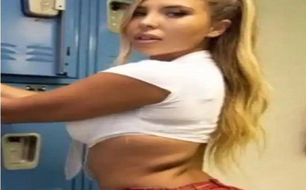 Le Vatican enquête sur une photo dénudée d'un mannequin "aimée" par le compte officiel du Pape François