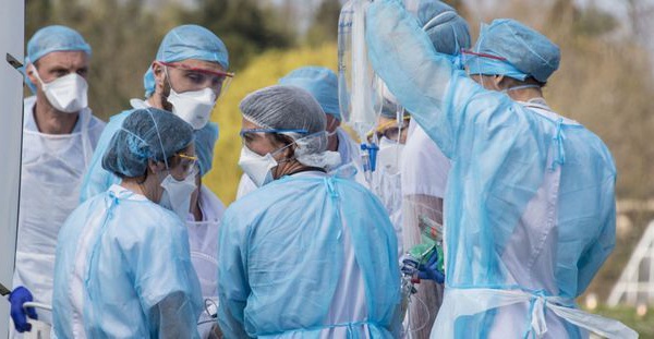 Covid-19: la France franchit la barre des 50000 décès