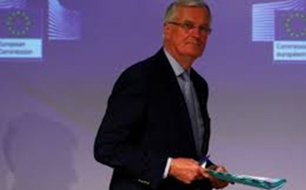 Covid-19 : l'Allemagne serre la vis en fermant les commerces non-essentiels et les écoles