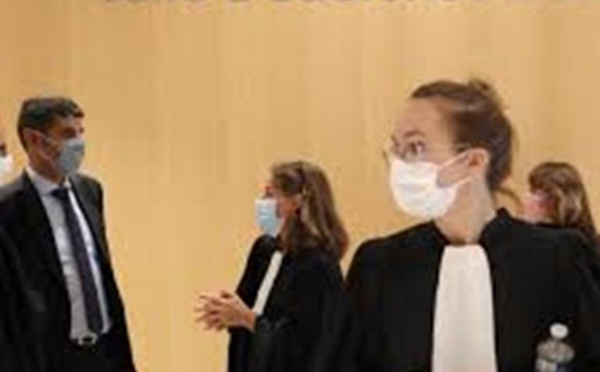 Procès des attentats de janvier 2015 en France: la défense se blinde